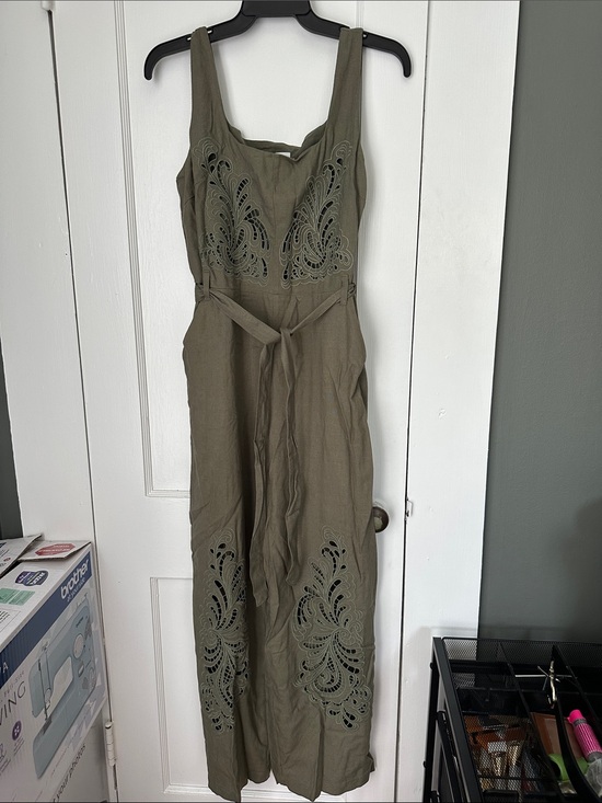 Ellen Tracy Dresses & Skirts - Ellen Tracy Olive Eyelet Maxi Dress with Waist Tie